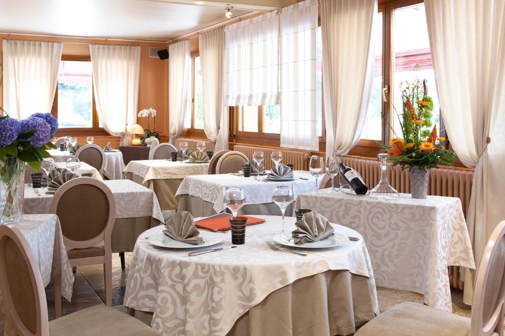Le Rhien Hotel-Restaurant Ronchamp Exteriör bild